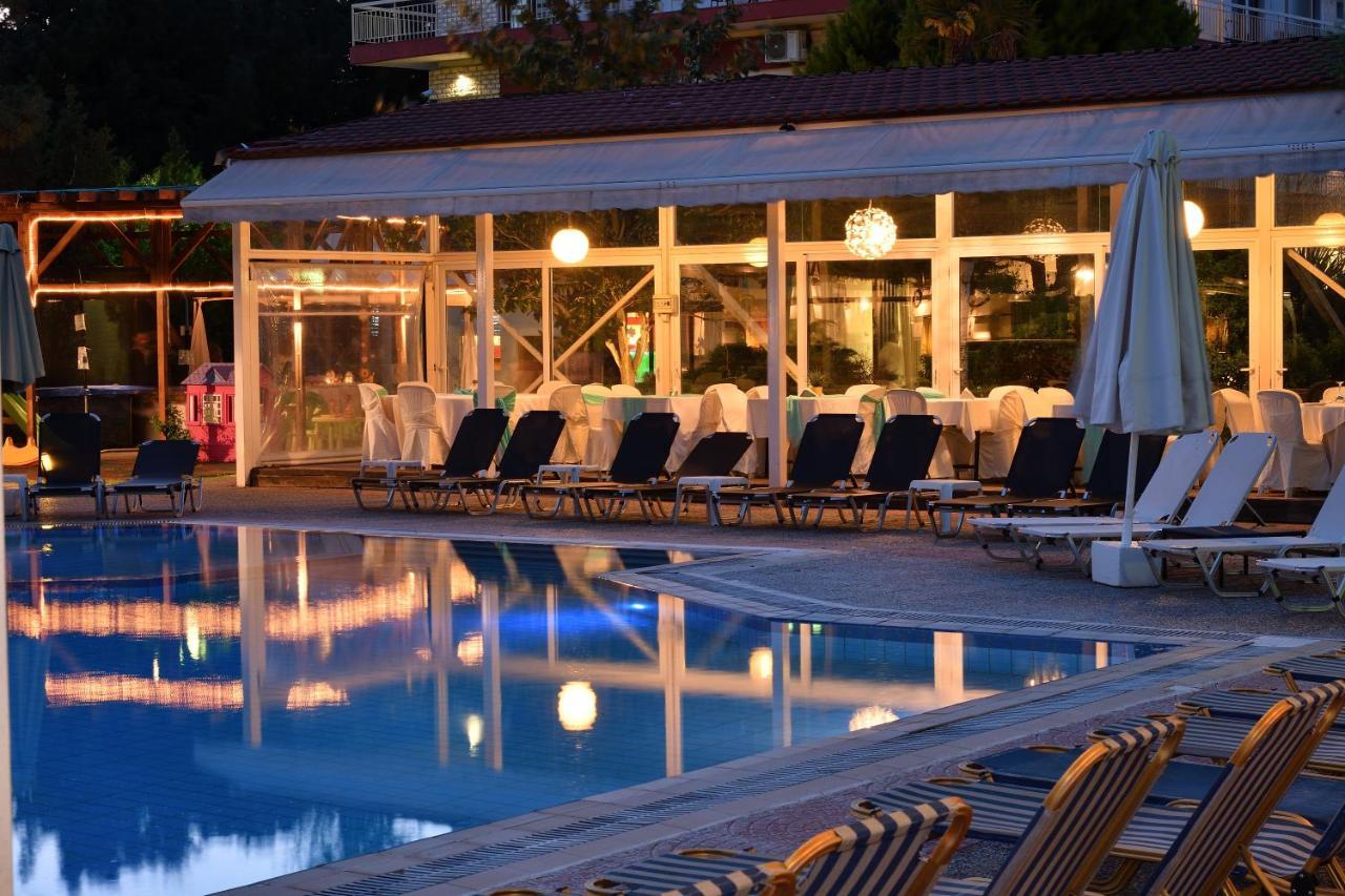 Four Seasons Hotel Trílofon Exterior foto